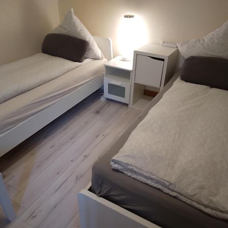 Monteurzimmer Luetzow 뤼베크 외부 사진